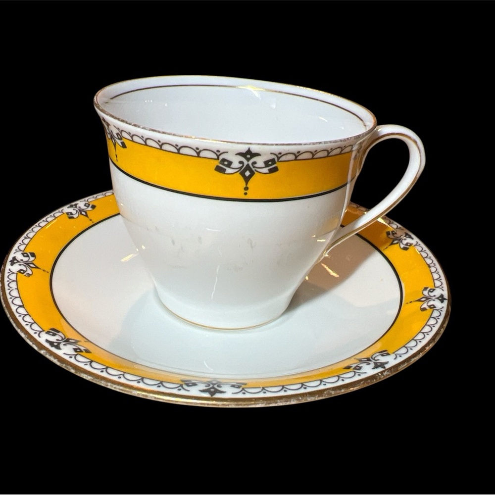 Aynsley England bone China Yellow and White Porcelain Tea cup and saucer